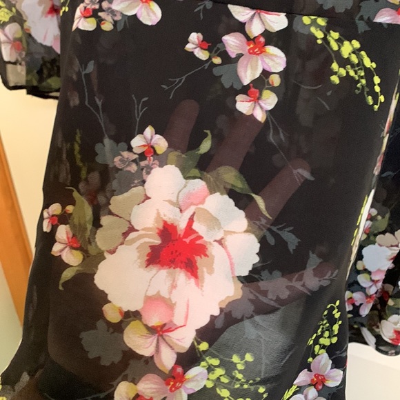 BEME BLACK FLORAL TIE 3/4 SLEEVE FLARE CUFF TIE COVER UP SHIRT SIZE 20 - Picture 7 of 9